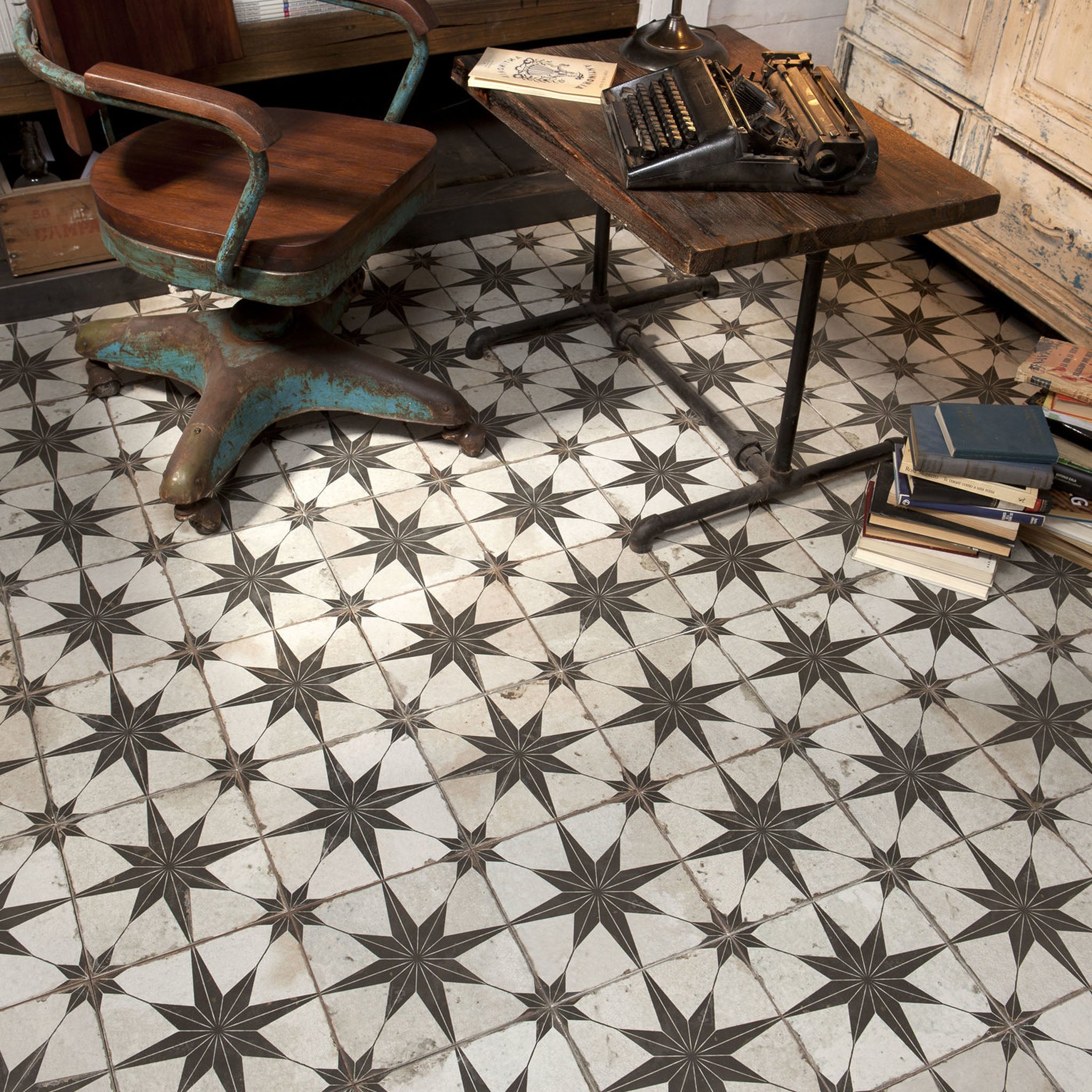 Heritage Star Patterned Tile