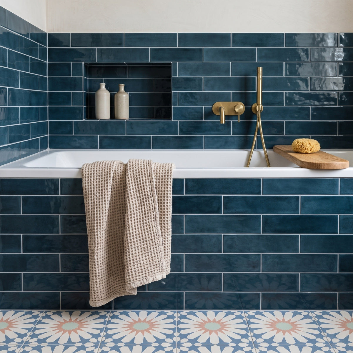 Opal Marine wall tiles – Tiled bath and niche, brushed brass