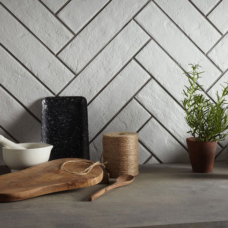 Brix White - Textured Brick Wall Tiles for Kicthen Splashback & Bathrooms - 7 x 31 cm - Porcelain